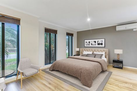 Property photo of 19 Pendulum Place Berwick VIC 3806