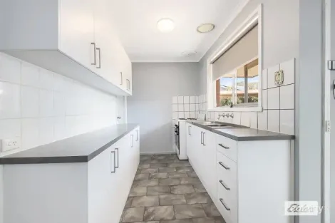 Property photo of 3 London Road Wodonga VIC 3690