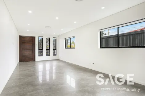 Property photo of 4 West Street Lurnea NSW 2170