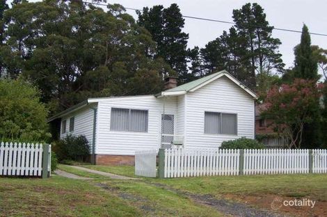 10 Lyle St, Wentworth Falls, NSW 2782