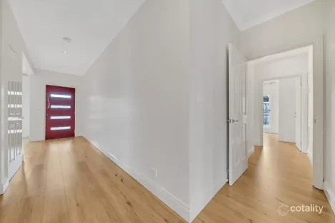 Property photo of 21 Hemsley Drive Deer Park VIC 3023