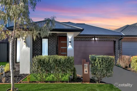 Property photo of 13 Goodison Grove Mount Cottrell VIC 3024