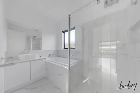 Property photo of 21 Leafspring Road Donnybrook VIC 3064