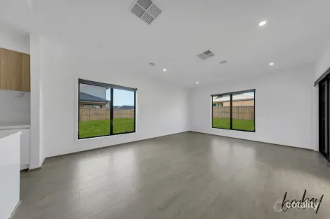 Property photo of 21 Leafspring Road Donnybrook VIC 3064
