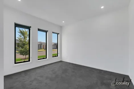 Property photo of 21 Leafspring Road Donnybrook VIC 3064