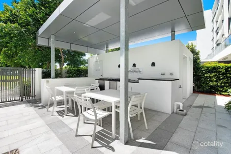 Property photo of 801/15 Compass Drive Biggera Waters QLD 4216