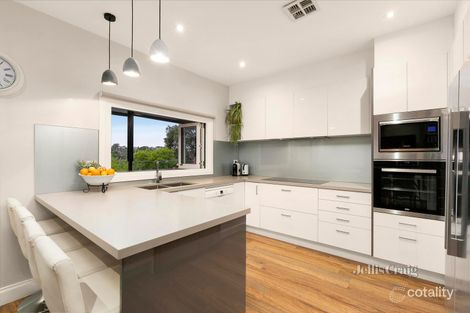 Property photo of 64 Hillsyde Parade Strathmore VIC 3041