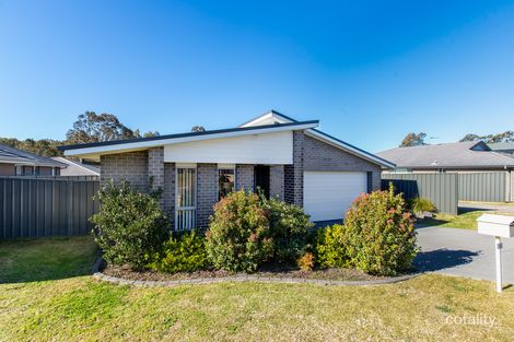 Property photo of 34 Diamond Circuit Rutherford NSW 2320