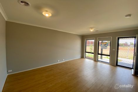 Property photo of 20 Donnington Walk Thornhill Park VIC 3335