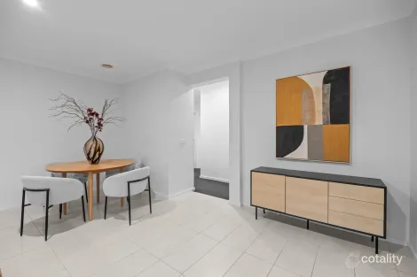 Property photo of 32 Whiteleaf Drive Mickleham VIC 3064