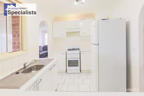 Property photo of 16 Elliot Place St Helens Park NSW 2560