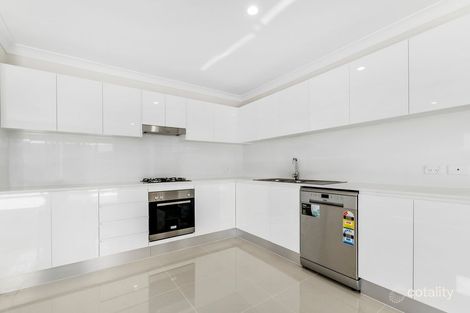 Property photo of 10 Saltwater Circuit Kanahooka NSW 2530