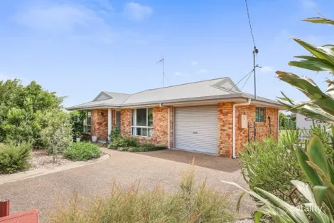11 Burns St, Burnett Heads, QLD 4670