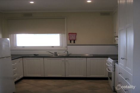Property photo of 27 Venn Avenue Bordertown SA 5268
