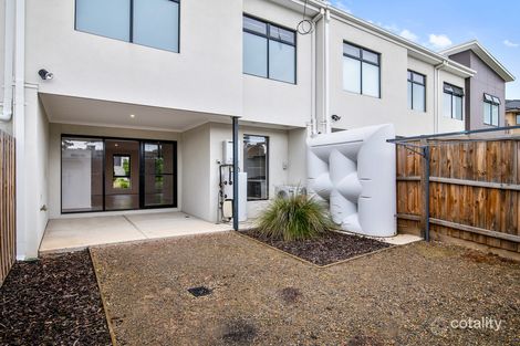 Property photo of 13 Reeve Lane Chirnside Park VIC 3116