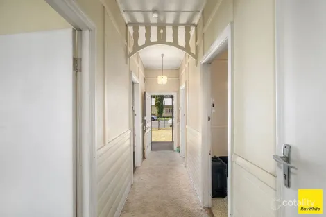 Property photo of 122 Markham Street Armidale NSW 2350