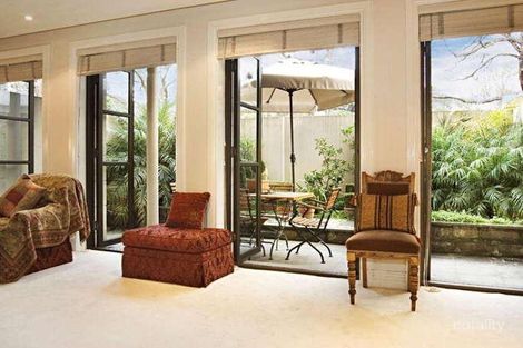 Property photo of 1/125 Domain Road South Yarra VIC 3141
