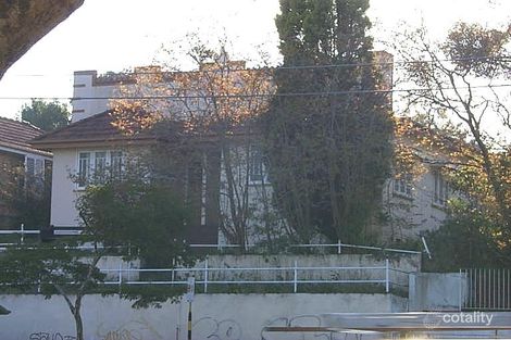 672 Logan Rd, Greenslopes, QLD 4120