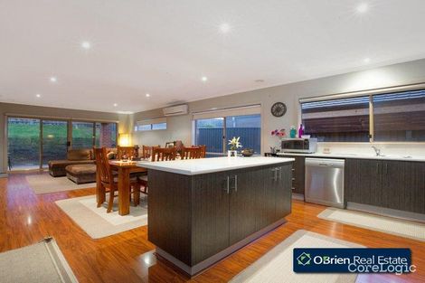 Property photo of 40 Sarton Link Pakenham VIC 3810