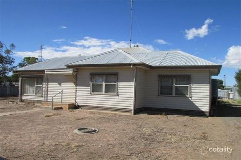 31 Milbourne St, Warracknabeal, VIC 3393