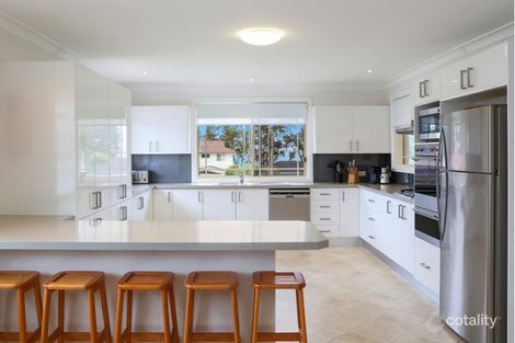 Property photo of 40 Lakedge Avenue Berkeley Vale NSW 2261