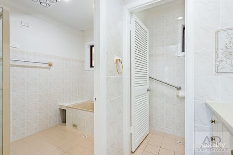 Property photo of 2 Matthews Drive Mount Warrigal NSW 2528