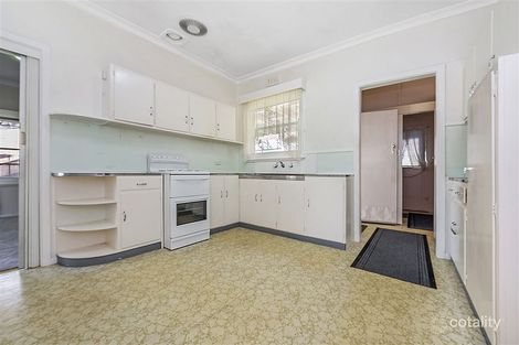 Property photo of 8 Vines Road Hamlyn Heights VIC 3215