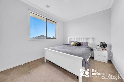 Property photo of 94 Rossiter Retreat Cranbourne North VIC 3977