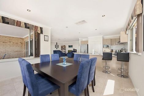 Property photo of 8 Capri Rise Yangebup WA 6164