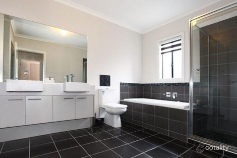 Property photo of 48 Bluebird Way Roxburgh Park VIC 3064
