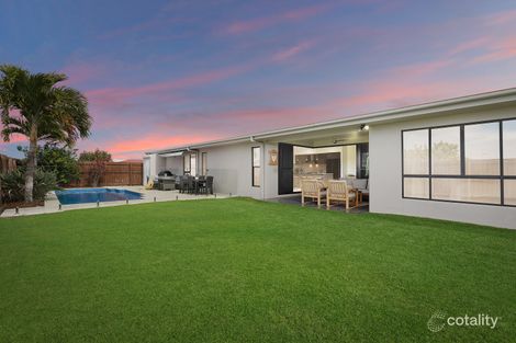 13-15 Lancaster Way, Ooralea, QLD 4740