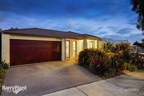 22 Huron Pkwy, Pakenham, VIC 3810