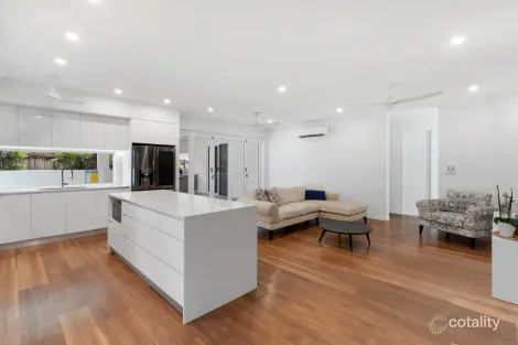 40 Rudder St, Clifton Beach, QLD 4879