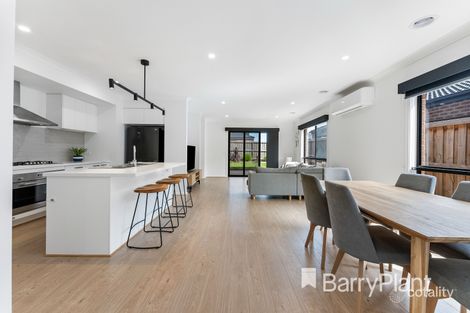 Property photo of 8 Stanmore Crescent Wyndham Vale VIC 3024