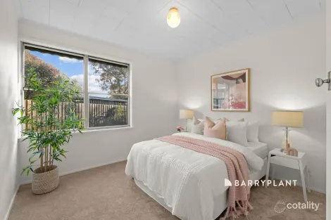 Property photo of 43 Hodgins Crescent Frankston North VIC 3200