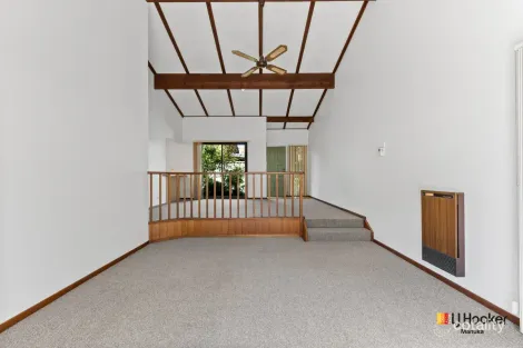 Property photo of 1/27 Gaunson Crescent Wanniassa ACT 2903