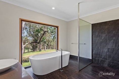 61 Mcquillan Rd, Ravensbourne, QLD 4352