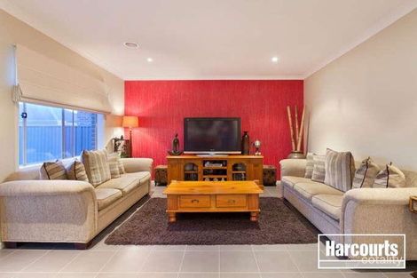 Property photo of 8 Bailey Place Pakenham VIC 3810