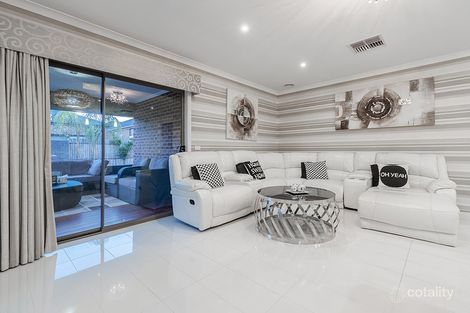 Property photo of 32 Serenity Way Craigieburn VIC 3064