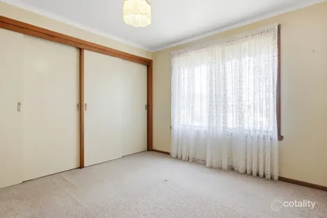 Property photo of 11 Jacqueline Close Werribee VIC 3030