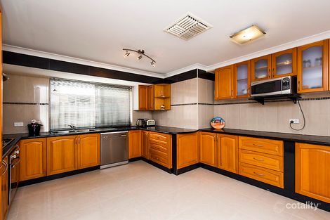 Property photo of 6 Hollitt Place Noranda WA 6062