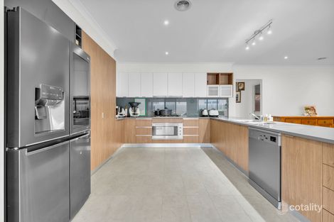 Property photo of 24 Sandarra Boulevard Sandhurst VIC 3977