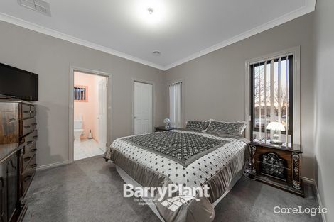 Property photo of 13 Pyrus Court Pakenham VIC 3810