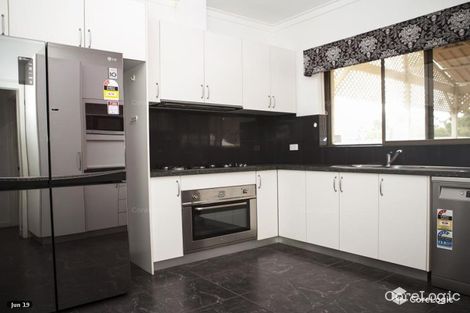 Property photo of 2 The Taffrail Willetton WA 6155