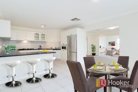 Property photo of 11 Daffodil Court Endeavour Hills VIC 3802