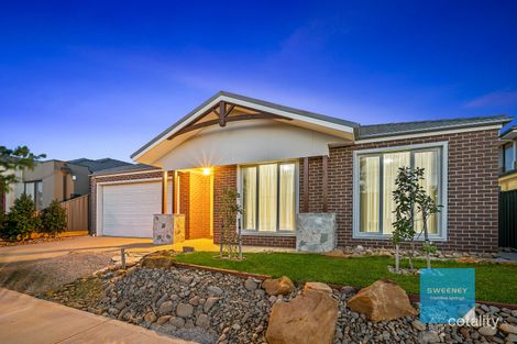 Property photo of 10 Infinity Drive Fraser Rise VIC 3336