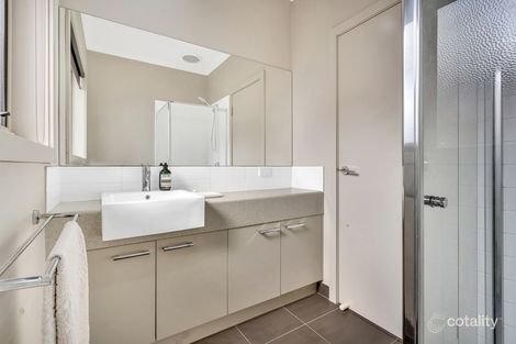 Property photo of 4/26-28 Boldrewood Parade Reservoir VIC 3073