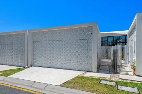 42 Theatre Dr, Benowa, QLD 4217