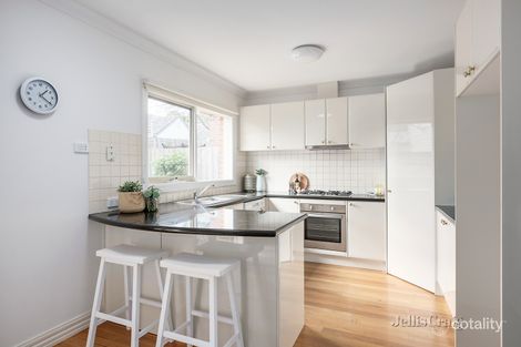 Property photo of 2/18 Orchard Crescent Mont Albert North VIC 3129