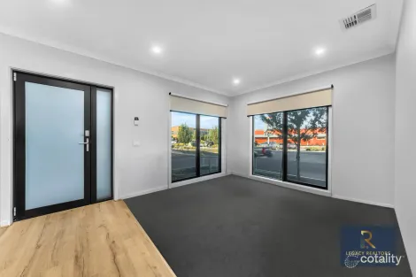 Property photo of 26 Bonsallo Walk Tarneit VIC 3029